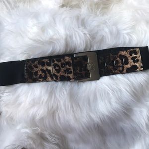 New York & Company • leopard stretch buckle belt